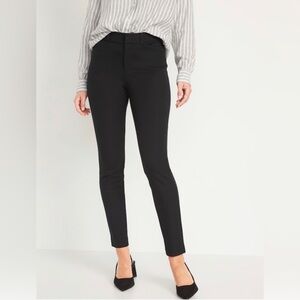 FINAL MARKDOWN NWT! Black High-Waisted Pixie Skinny Pants - Multiple Sizes🩷